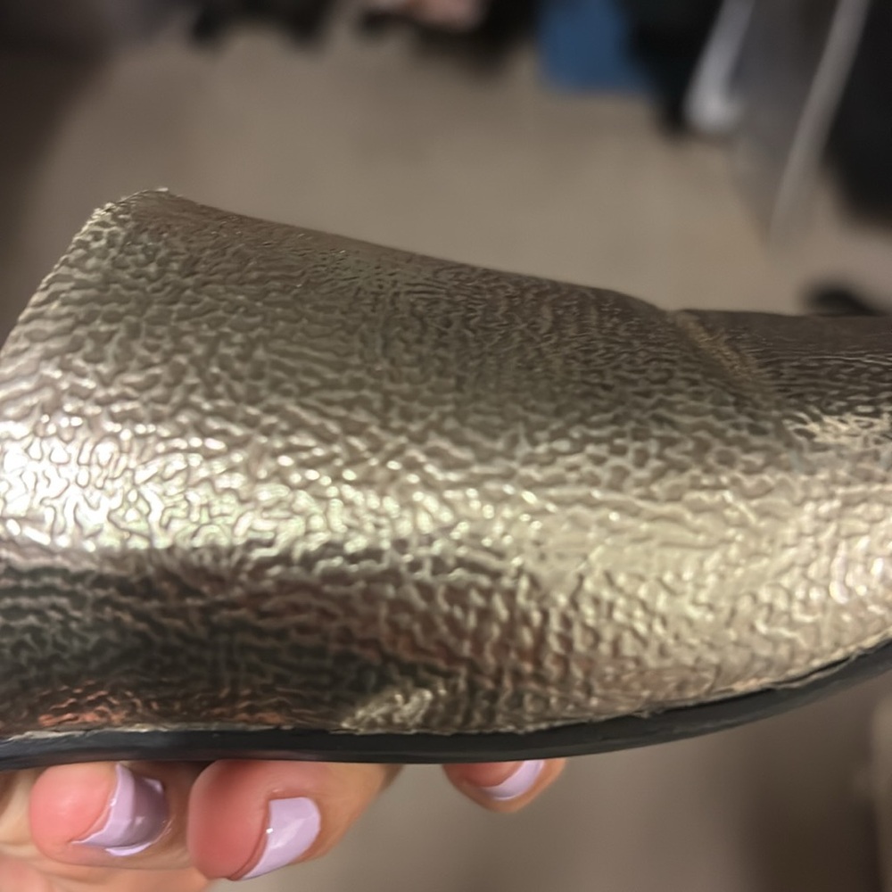 Metallic Gold Slides - Picture 7 of 7